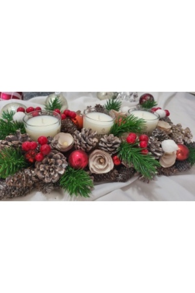 Liona Arrangement with cones and red baubles