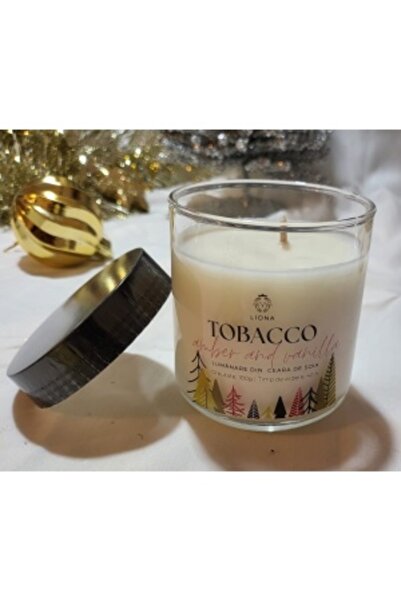 Liona Glass Jar Candle, 180 g - Tobacco, Amber & Vanilla (Christmas label)