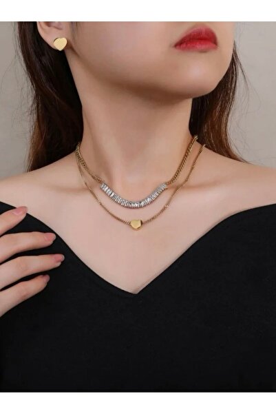 NEW STYLE A sophisticated and distinctive accessory set: a necklace measuring 45 + 5 cm and a bracelet of a single size, presented in a suitable gift box.