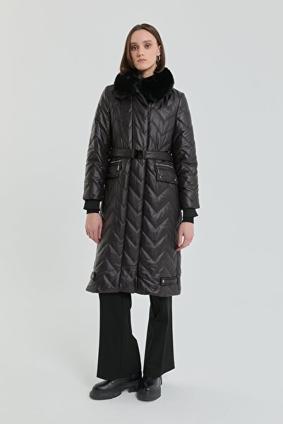 Nihan Kürk Yakalı Kapitone Kaban Siyah