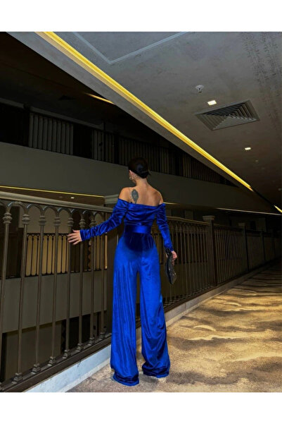 GENCULUS Women's Modanna Collar Chain Strap Detail Velvet Fabric Jumpsuit Including Belt