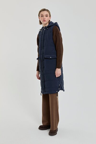 Nihan Seyyar Kapşonlu Cep Detaylı Kapitone Yelek Lacivert