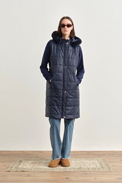 Nihan Büyük Beden Kürk Kapşonlu Kapitone Yelek Lacivert