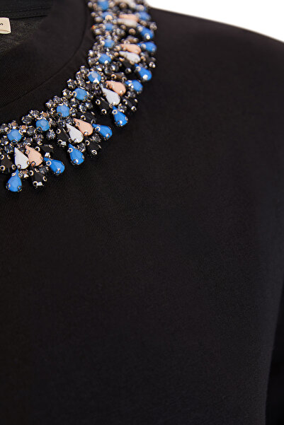 Exquise Crew Neck Embroidered Short Sleeve Regular Knitted T-Shirt