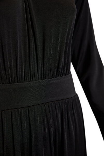 Exquise Turtleneck Long Sleeve Midi Knitted Regular Dress