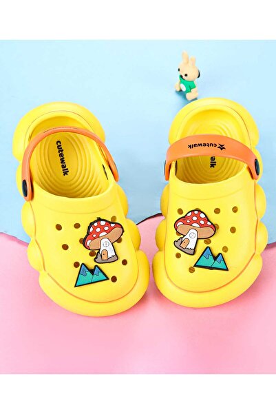 Cute Walk by Babyhug قباقيب بحزام خلفي وتطريز - أصفر