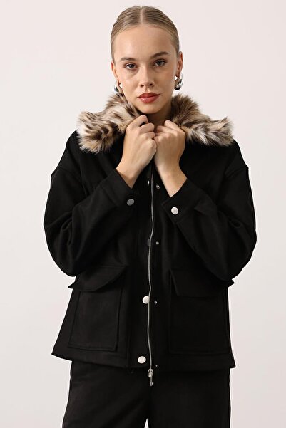 VAGGON Women's Black Fur Collar Double Pocket Jacket and Palazzo Pants Suede Suit Vs01627