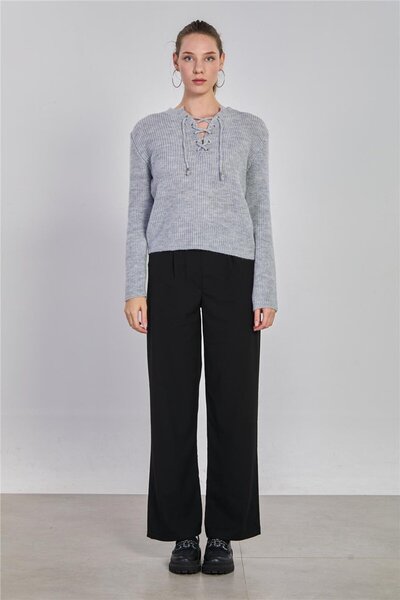 BARRELS AND OIL Women's Collar Lace-Up Knitwear Sweater - Light Gray