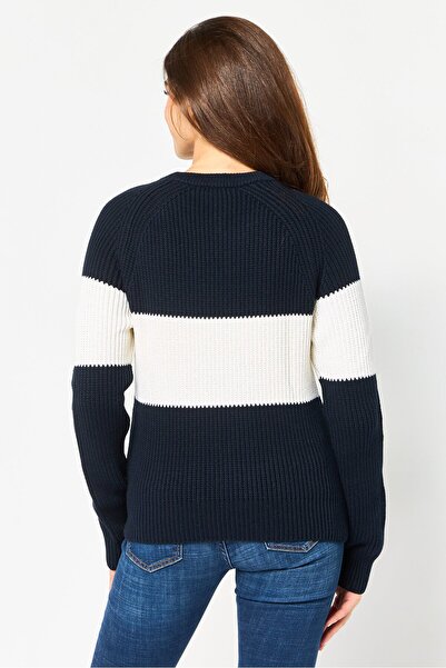 Lacoste Women Crew Neck Long Sleeve Two-Tone Sweater, Multicolor