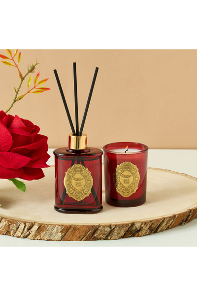 Scent.d London مجموعة هدايا مكونة من قطعتين من الشموع المعطرة برائحة الورد ال...