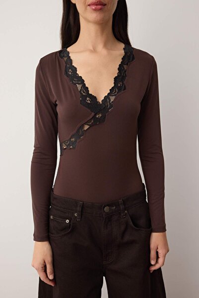 Trendyol Collection Brown Lace Trim V-Neck Knitted Bodysuit Tpraw26Bd00018