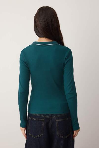 Trendyol Collection Emerald Green Knitwear Collar Detail Fitted/Bodycon Ribbed Stretchy Knitted Blouse Twoaw25Bz00121