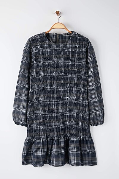 Trendyol Curve Multi-Colored Plaid Checkered Gipeli Mini Polyviscose Woven Plus Size Dress Tbbaw26Ah00087