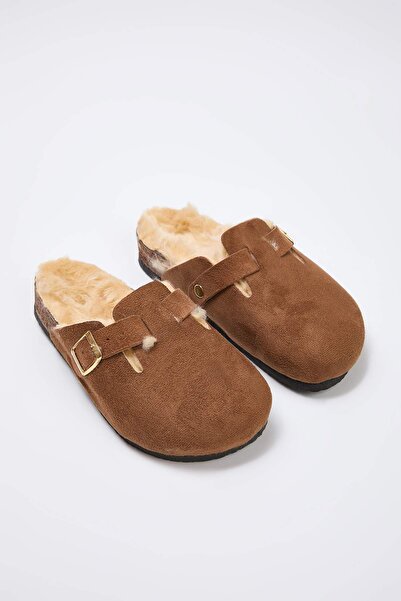 TRENDYOL SHOES Light Brown Fur Inside Closed Front Flat Women's Sabo Slippers