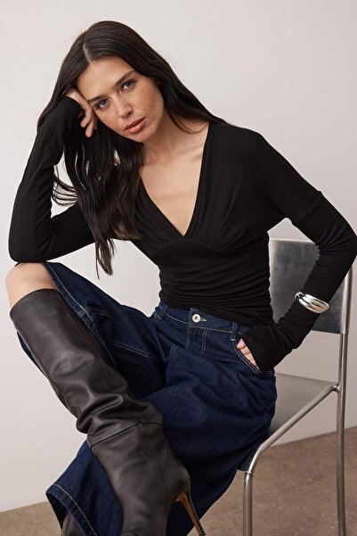 Trendyol Collection Black V-Neck Draped Regular/Regular Fit Backless Knitted Blouse Twoaw26Bz00288