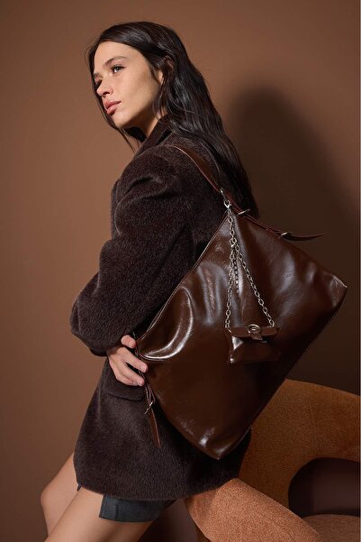 TRENDYOL SHOES Light Brown Wrinkled Faux Leather Belt Buckle Pouch Women's Shoulder Bag Takaw26Oc00046