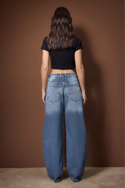 Trendyol Collection Blue Regular Waist Baggy Jeans Twoaw26Je00306