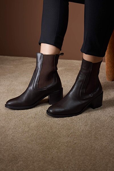 TRENDYOL SHOES Γυναικείες μπότες με τακούνι καφέ τετράγωνο μπλοκ TAKAW26BO00114