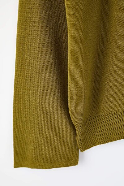 Trendyol Curve Wardrobe Essentials Oil Green Button Detailed Cotton Basic Knitwear Cardigan Tbbaw26Av00042