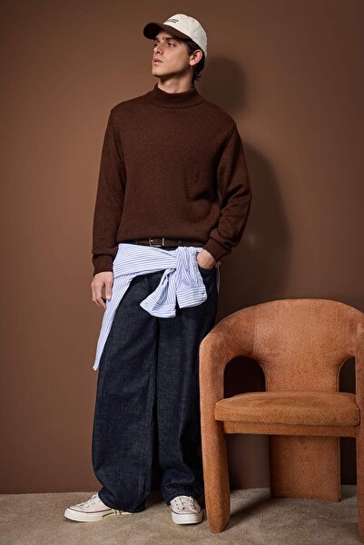 Trendyol Collection Brown Relaxed Mock Neck Sweater Tmnaw26Kz00013