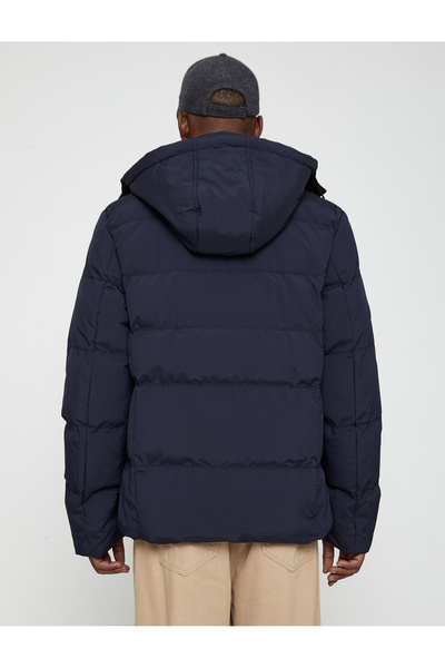 Koton Pufferjacke mit Kapuze und Taschendetail