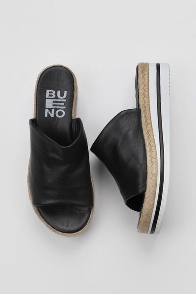 Bueno Shoes Μαύρες Δερμάτινες Γυναικείες Παντόφλες Flat 01ws4200