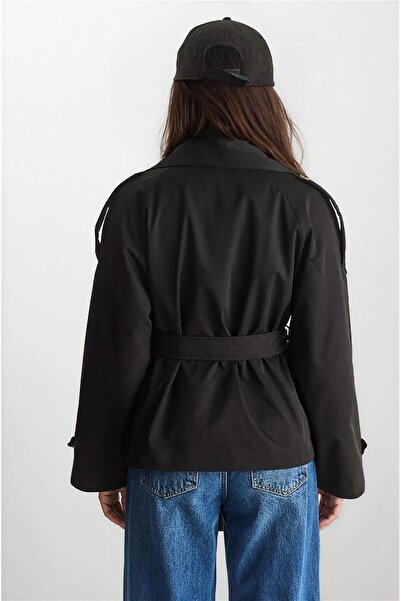 WeShaya Siyah Dik Yaka Kuşak Detaylı Oversize Kısa Trençkot