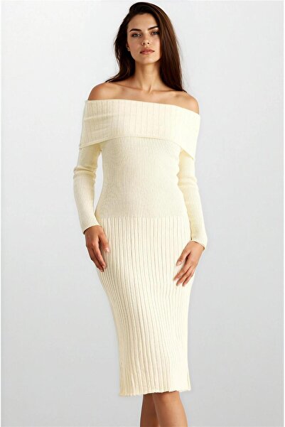 WeShaya Ακρυλικό πλεκτό φόρεμα με λαιμόκοψη μαντέλα σε χρώμα εκρού