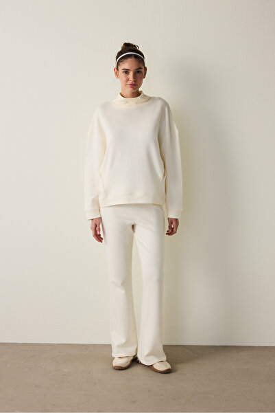 Penti White Flowy High Neck Sweatshirt