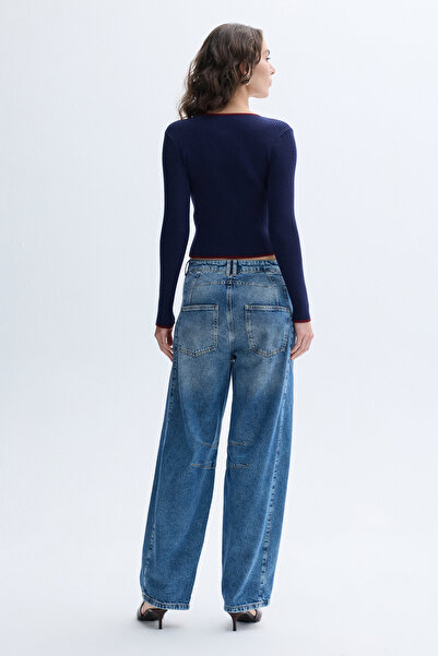 Mudo Fitted Zip-Up Cropped Sweatshirt with Cropped Sleeves