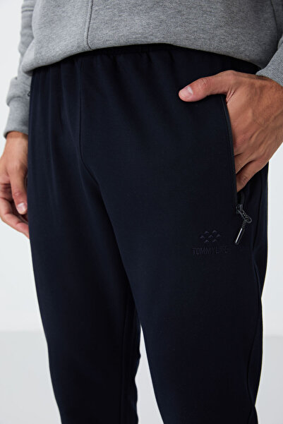TOMMY LIFE Sötétkék cipzáras zseb, normál szabású kocogó férfi tréningruha alsó - 84651