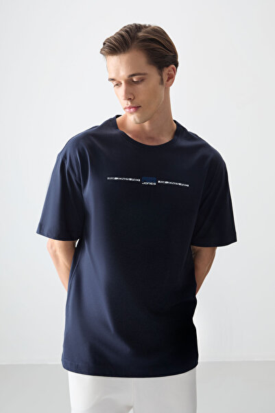 AIR JONES تي شيرت رجالي مطبوع كبير الحجم مصنوع من القطن بنسبة 100% باللون الأزرق الداكن - 88357