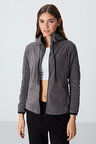 TOMMY LIFE Sötétszürke vastag, puha textúrájú kapucnis normál szabású, hímzett polár női pulóver -97287