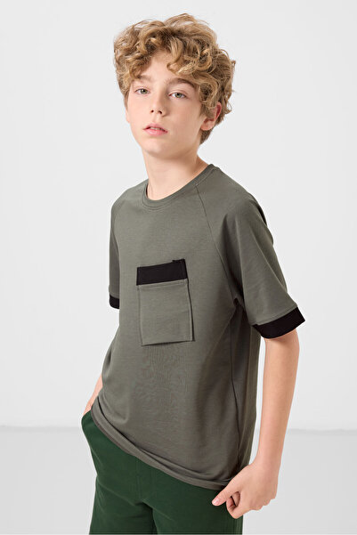 TOMMY LIFE Haki Pamuklu Yumuşak Dokulu Oversize Cep Detaylı Erkek Çocuk T-Shi...