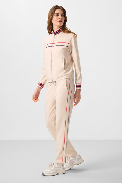 TOMMY LIFE Bézs puha textúrájú kötöttáru, állógalléros, túlméretezett női tréningruha szett - 95350