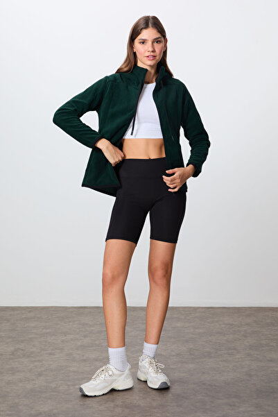 TOMMY LIFE Fenyőzöld hímzett kapucnis női polár pulóver - vastag, puha textúra, standard szabású -97287