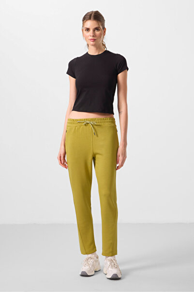 TOMMY LIFE Σκούρο μουστάρδα μαλακή υφή Γυναικείο παντελόνι με κρυφό φερμουάρ ...
