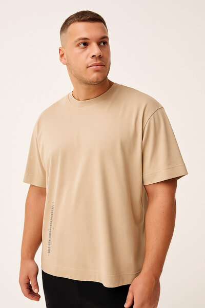 TOMMY LIFE Ανδρικό μπλουζάκι με στάμπα σε μπεζ χρώμα, άνετο και φαρδύ μεγάλο μέγεθος - 88472