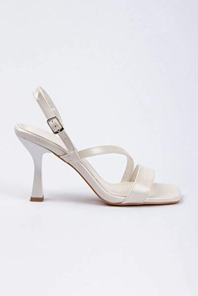 Miss Mitto Women's Pearl Faux Leather Skin Single Band Open Back New Style Summer Stylish and Comfortable Shoes