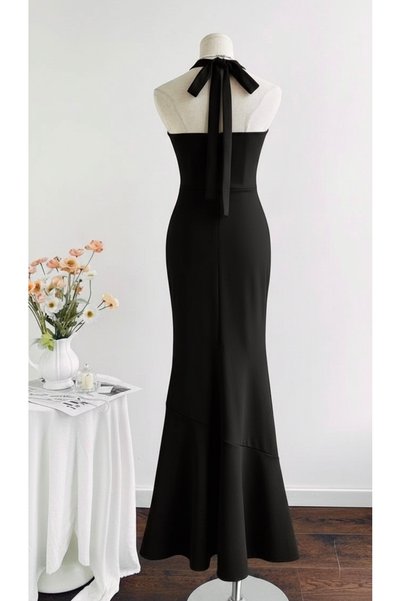 Dressco Melissa - Halter Neck Fish Form Flounce Maxi Dress
