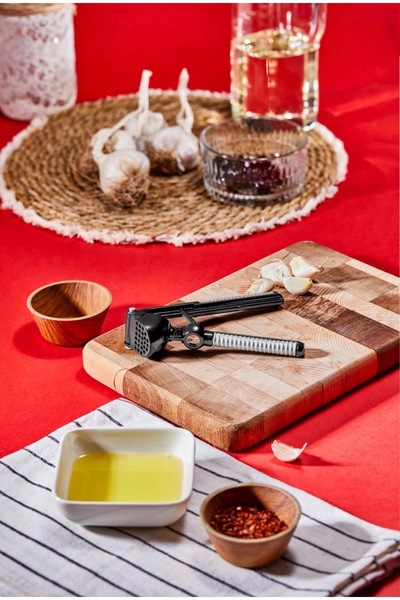 Cazoria Cast Lux Garlic Press Crusher