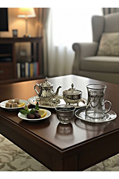 DECOSTYLE طقم شاي زجاجي مكون من 18 قطعة مطرز يدويًا بالفضة ومطلي يدويًا - طقم هدايا فاخر للضيافة