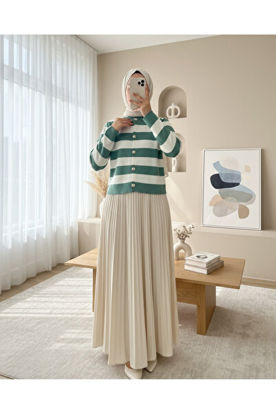 Modamorfo Short Cardigan with Ringelli Metal Buttons