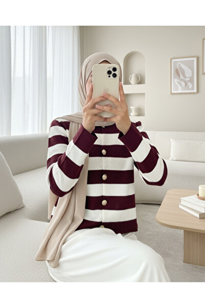 Modamorfo Ringed Metal Buttoned Short Cardigan - Burgundy