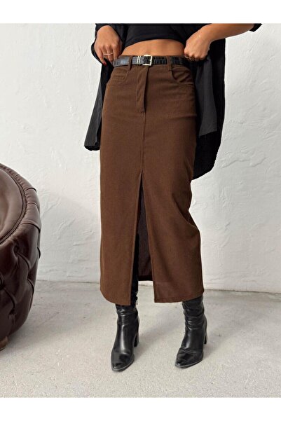 Ecenin Favorileri Кадифена пола с дължина до коляното, с разрез отпред и шнур