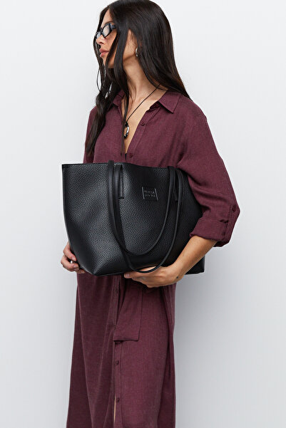 urban focus Shoulder Bag