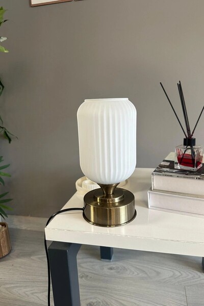 Bamyum Wingmn Cam Beyaz Y Piramit Masa Lambası Dekoratif Masaüstü Aydınlatma ...