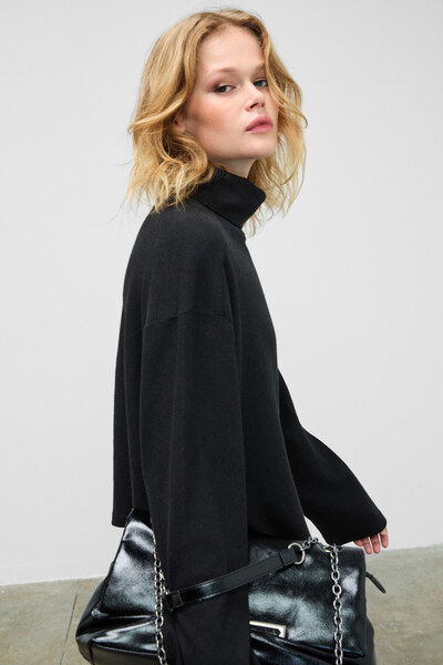 GRIMELANGE Ploruns Women's Soft and Flexible Fabric Turtleneck Black Sweatshirt