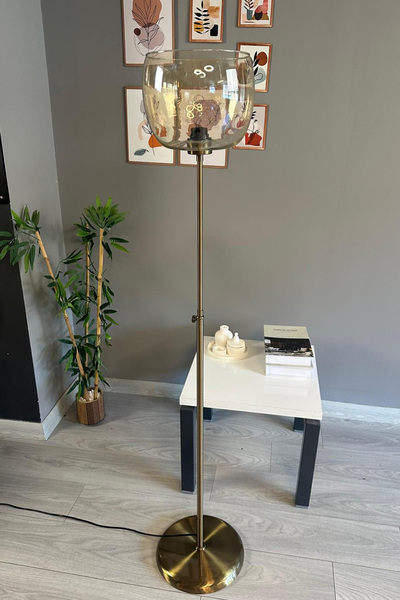 Bamyum Dijon Bal Rengi Cam Lambader Düz İnce Gövde Modern Dekoratif Metal Oturma Odası Zemin Lambası