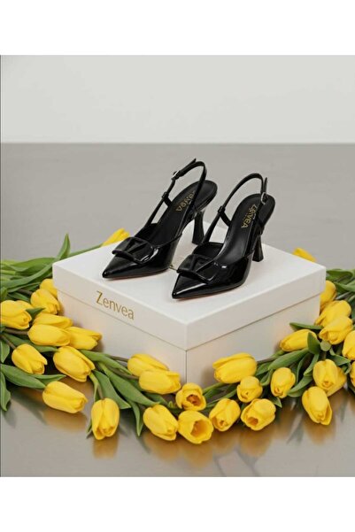 Zenvea حذاء ستيليتو أسود مع تفصيلة بإبزيم على شكل V